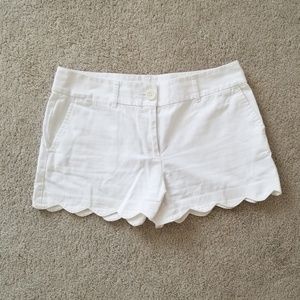 LOFT Scallop Hem Shorts